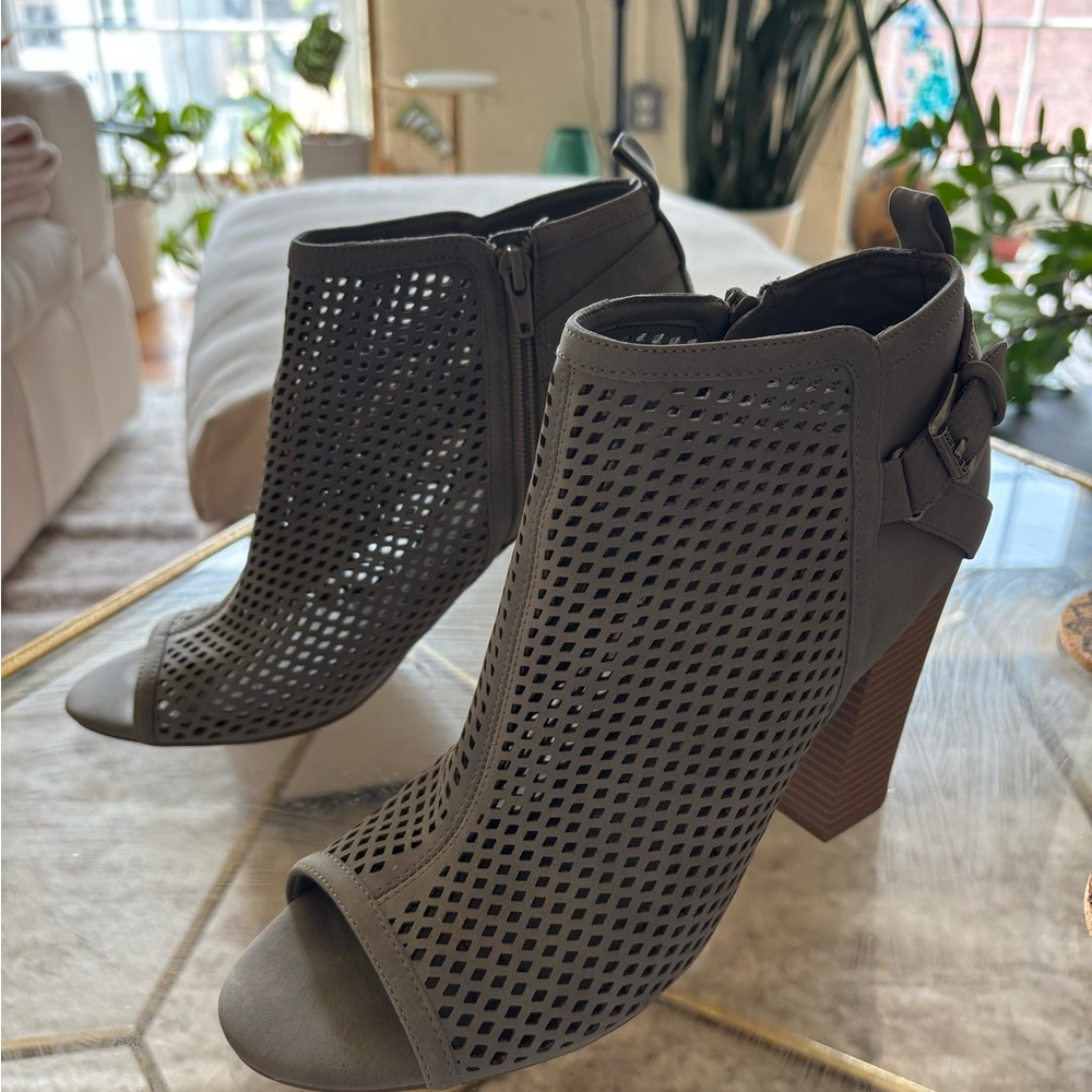 Guess Peep-Toe Ankle Boots - Gray